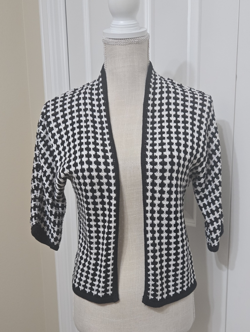 WORTHINGTON Elegant Black & White Patterned Open-Front Women's Sweater SZ S